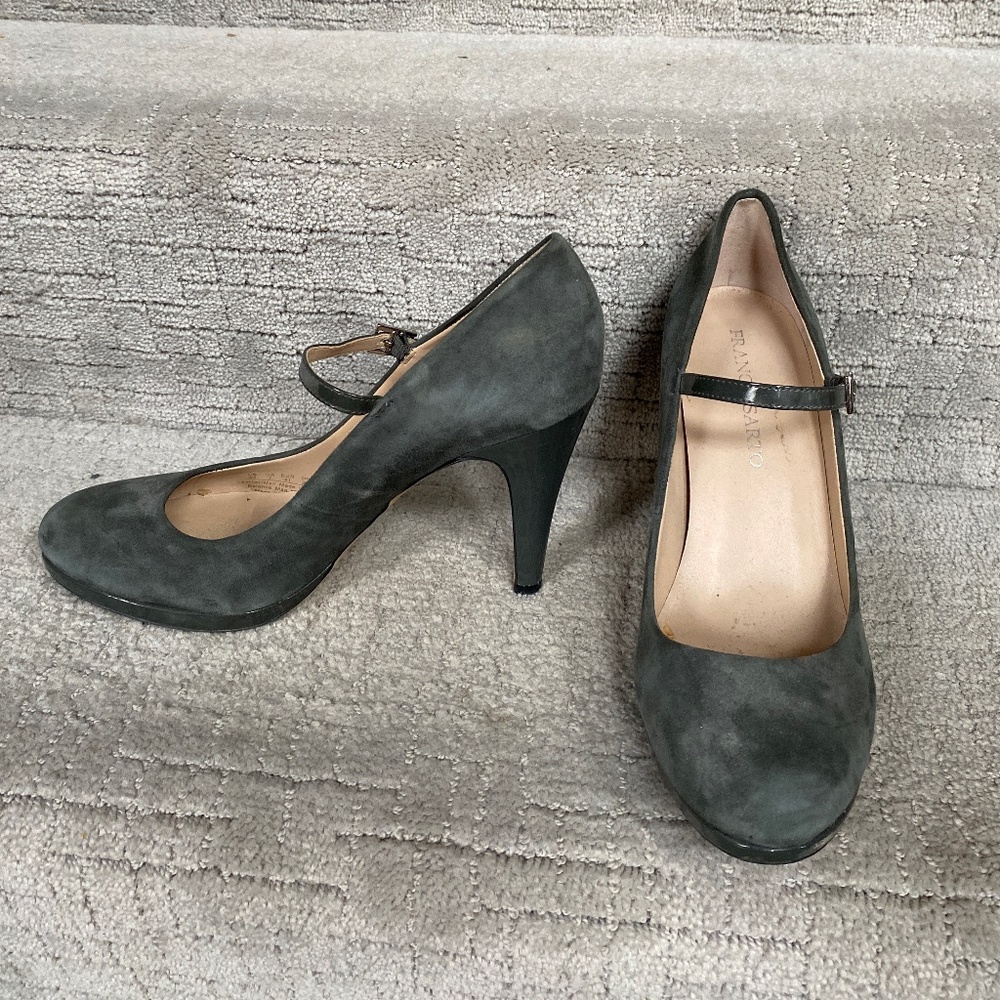 Frank Sarto Size 9 Velvet Heels